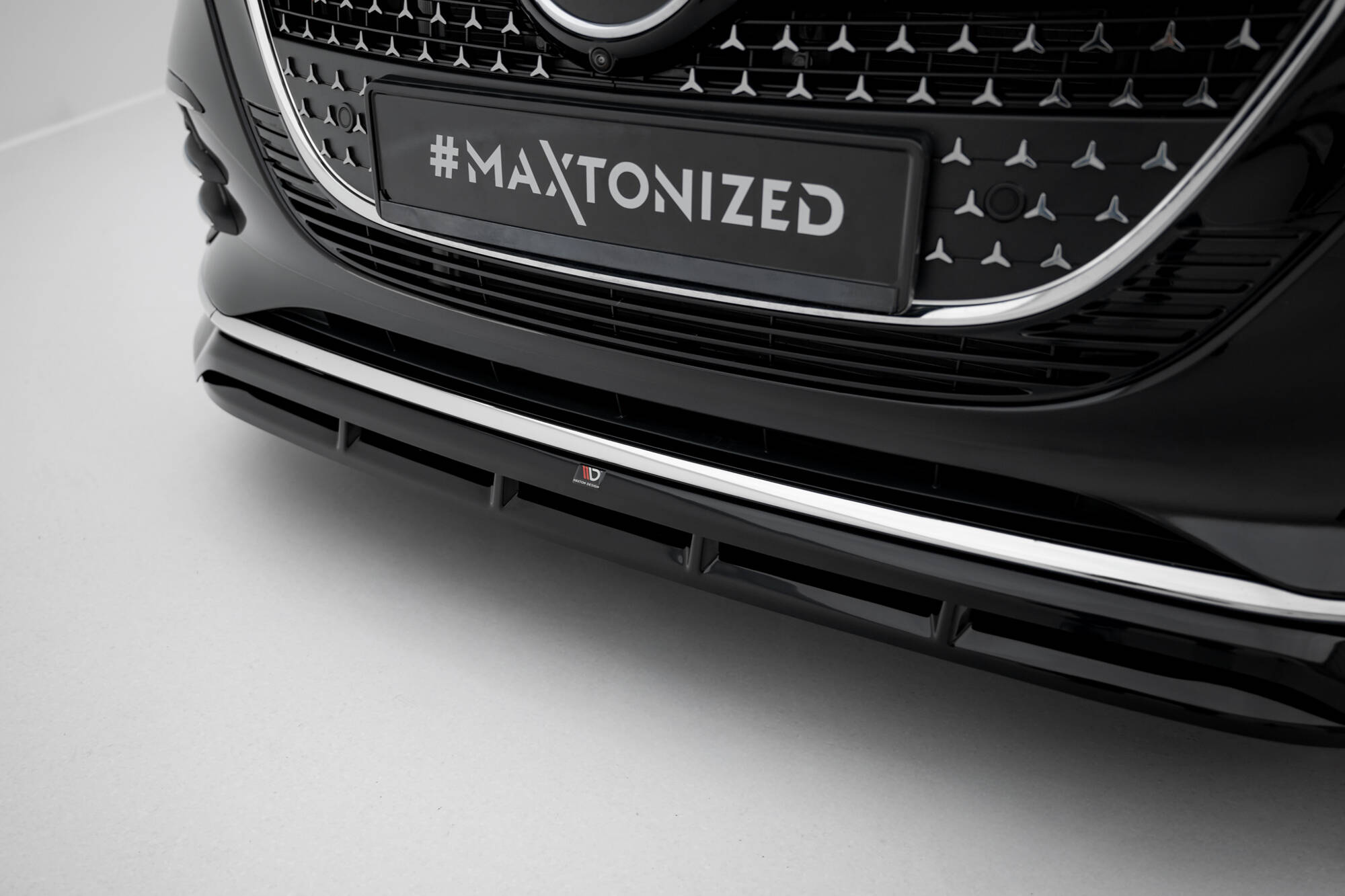 Voorspoiler passend voor Mercedes-Benz V AMG-Line W447 Facelift 2 Maxton Glanzend zwart