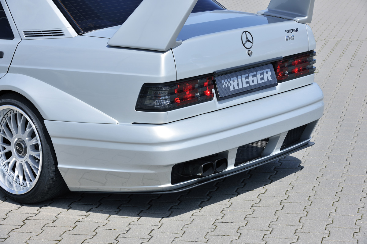 Bodykit passend voor Mercedes W201 190E Rieger EVO Look Widebody