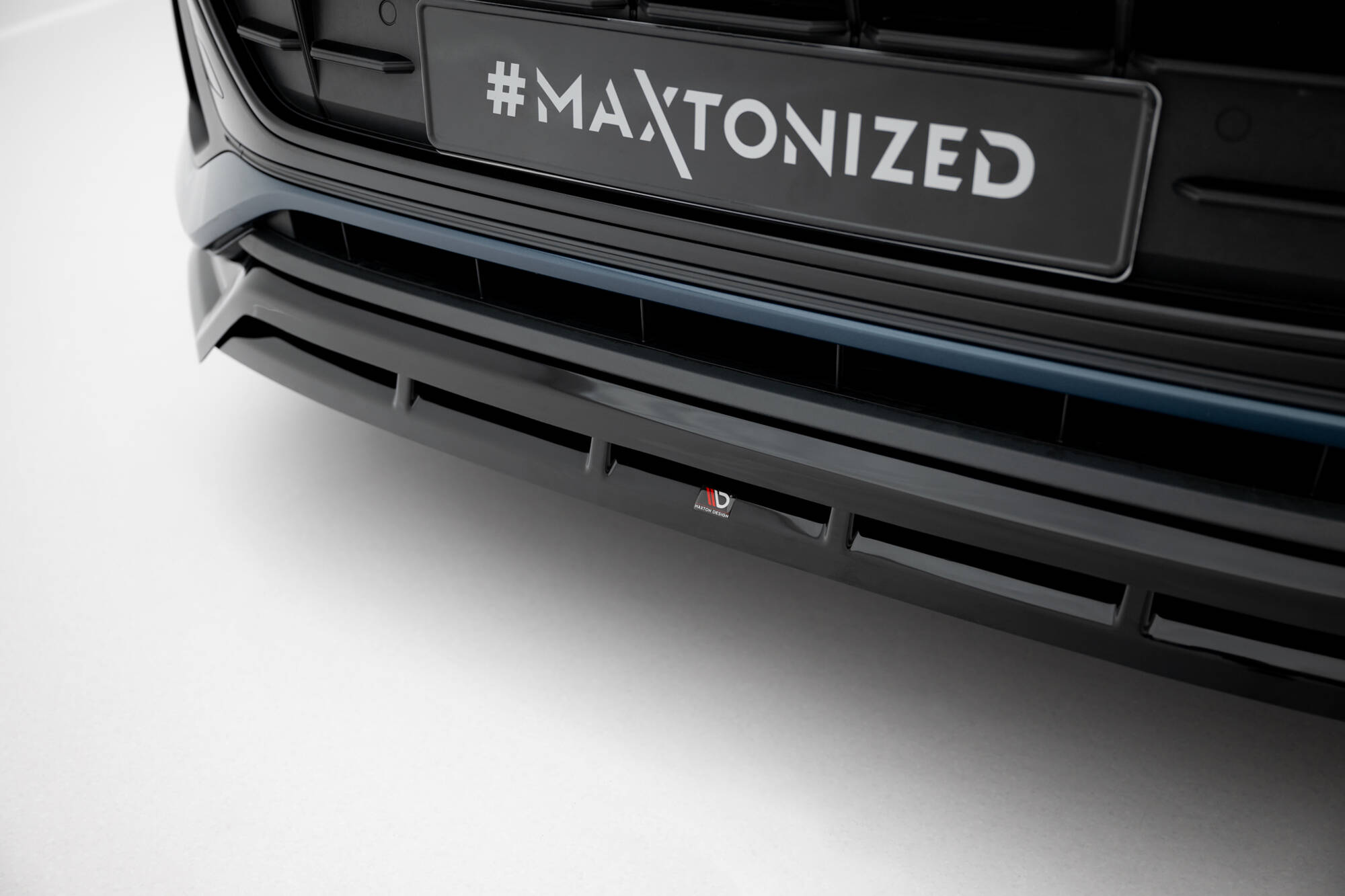 Voorspoiler passend voor Audi Q8 MK1 Maxton Glanzend zwart