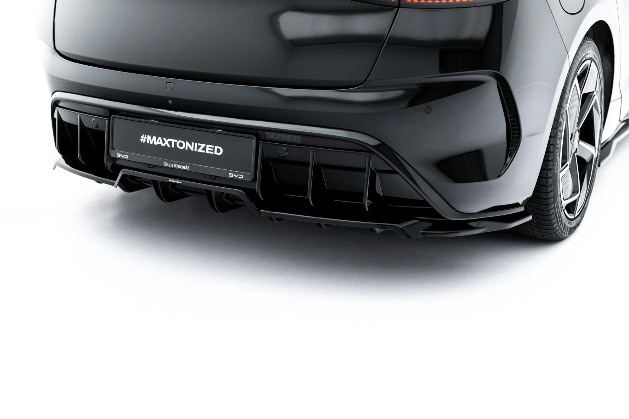 Voorspoiler BYD Seal Mk1 – Maxton Design Glans Zwart