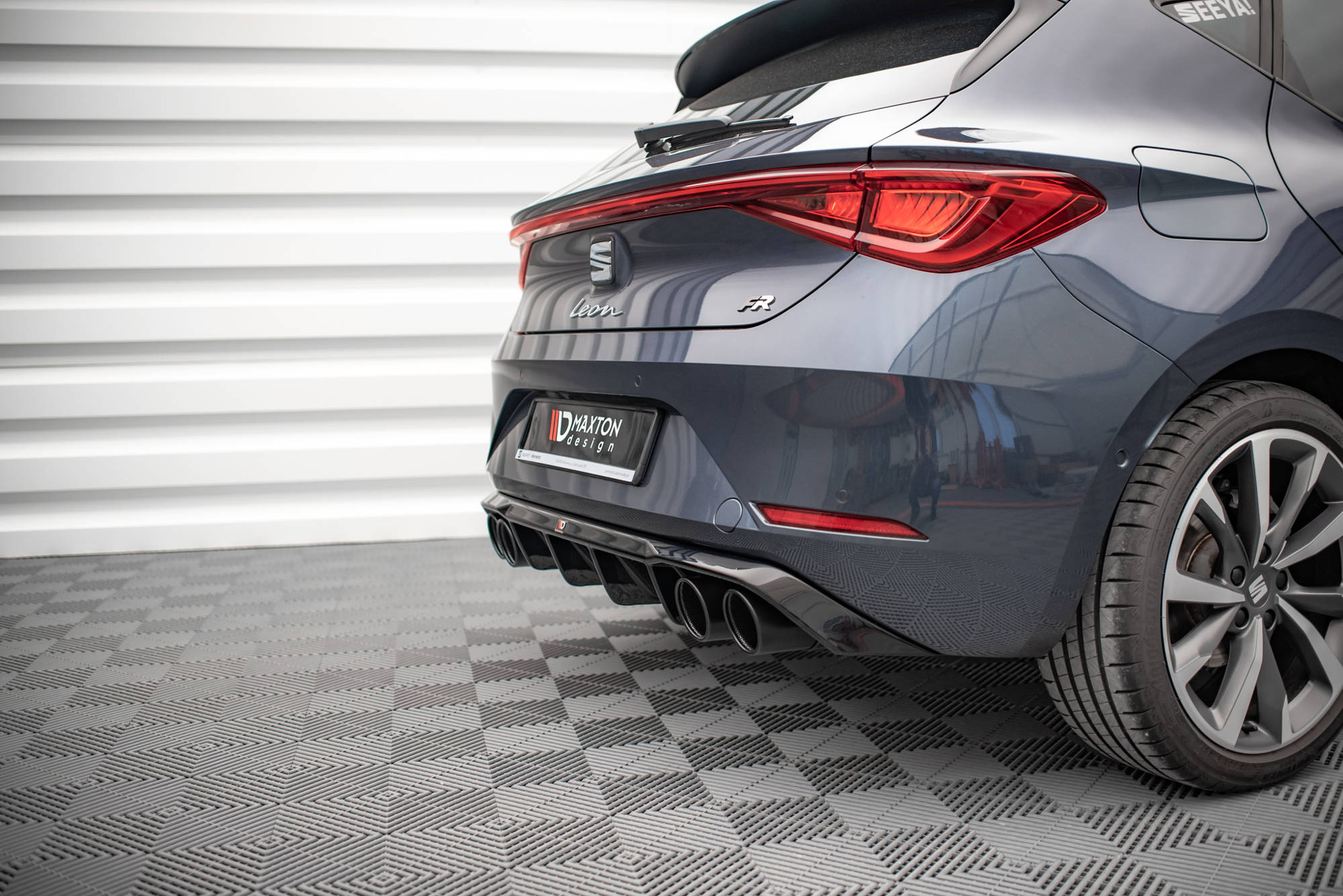 Diffuser passend voor Seat Leon FR MK4 Glans Zwart incl. sierstukken
