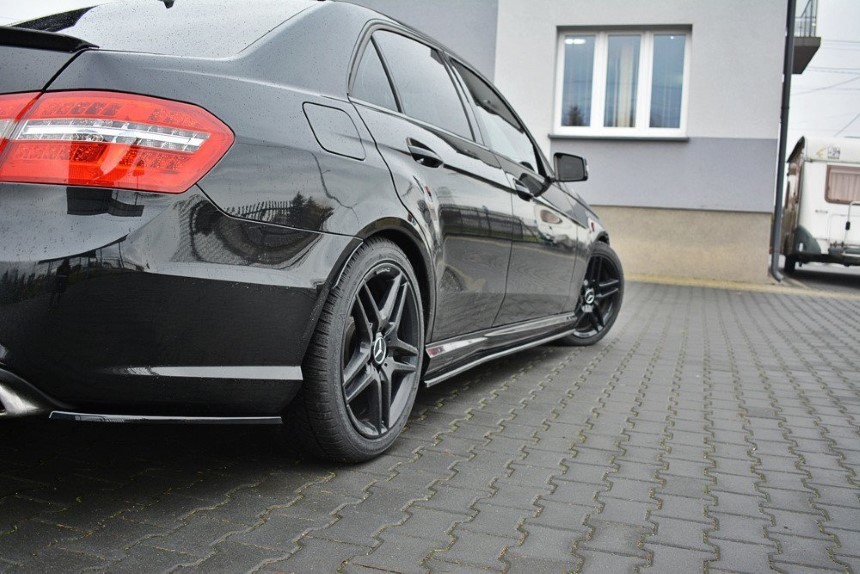 Zijskirts passend voor Mercedes E63 AMG W212 Maxton Design glans zwart