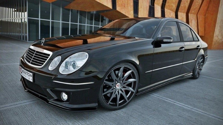 Zijskirts passend voor Mercedes E W211 AMG Maxton Design glans zwart