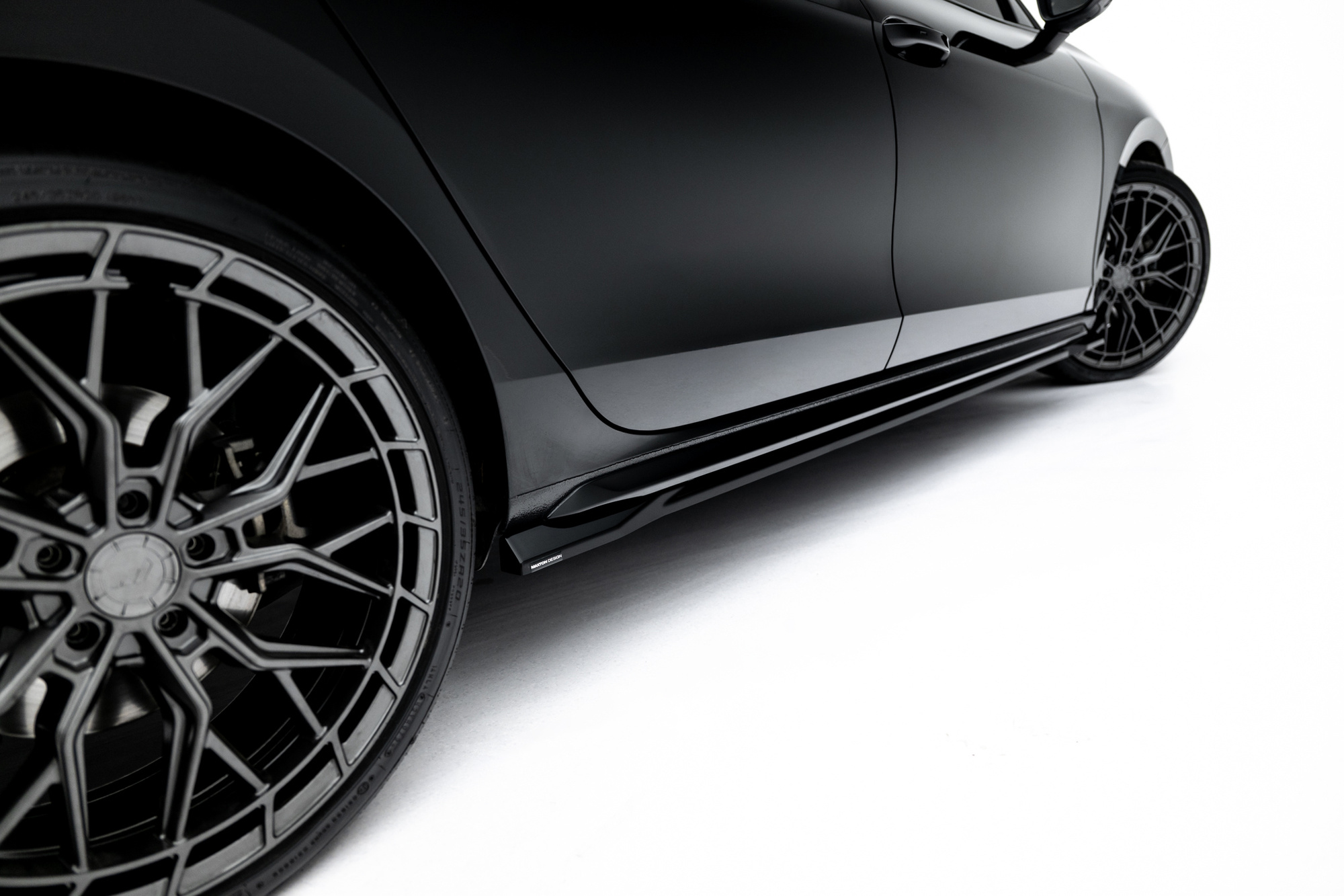 Zijskirts passend voor Skoda Superb Sportline Mk4 V.1 – Skoda Superb Sportline 2024