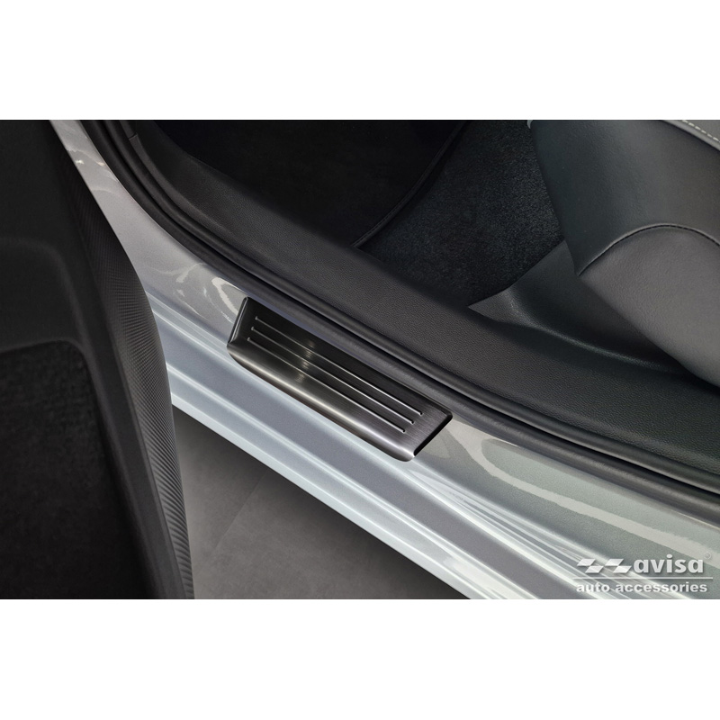 Black Inox door sill protectors  Volkswagen Passat Variant (CJ5) incl. R-Line & Hybrid 2024- / Skoda Superb IV Combi 2024- - 'Lines' - 4-pieces