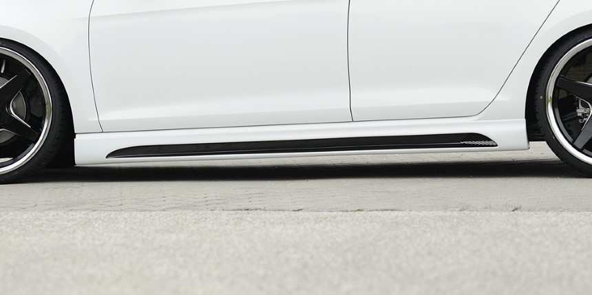 Zijskirts passend voor Seat Leon F5 FR/Cupra 5dr. Rieger met uitsparing carbon-look