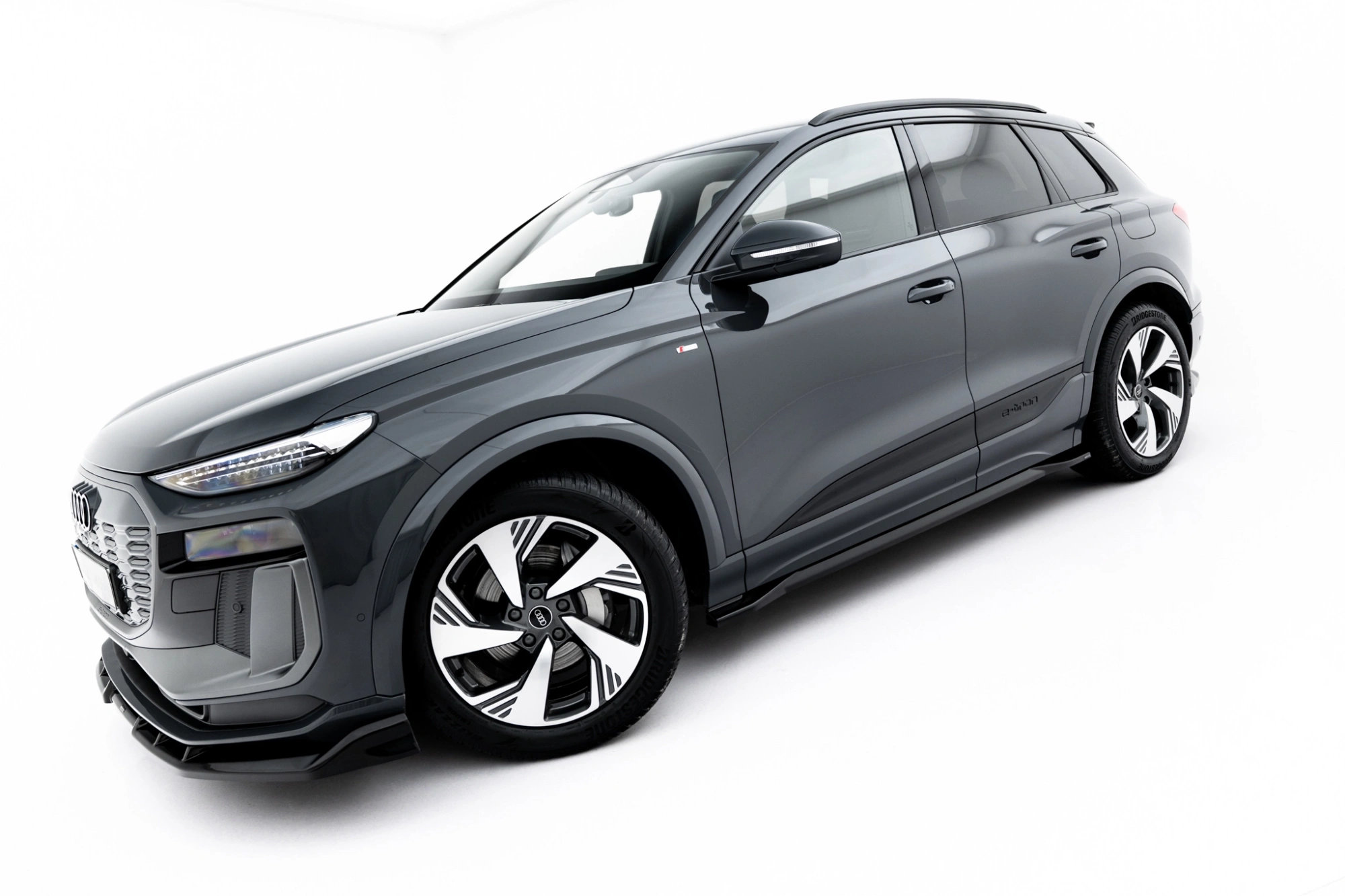 Zijskirts passend voor Audi Q6 e-tron Standard / S-Line / SQ6 e-tron SUV & Sportback Mk1 (2023–heden) – Glans Zwart