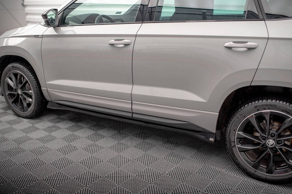 Zijskirts passend voor Skoda Karoq Sportline FL Maxton Glans Zwart