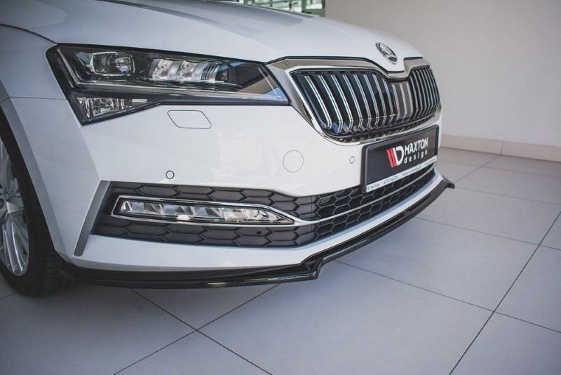 Voorspoiler passend voor Skoda Superb 3 FL Maxton Design glans zwart V.1