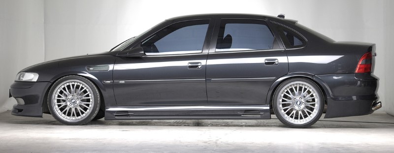 Sideskirts Opel Vectra B with 2 schacht and 2 uitsnedes Rieger