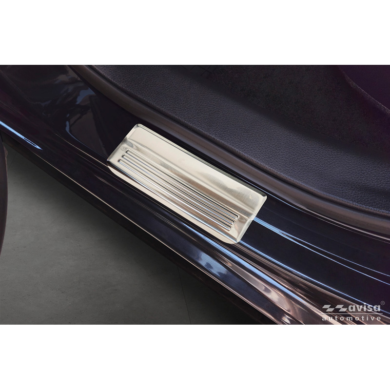 Avisa Stainless Steel Door sill protectors  Nissan Qashqai II 2013-2017 & Facelift 2017-2020 - 'Lines' - 4-pieces