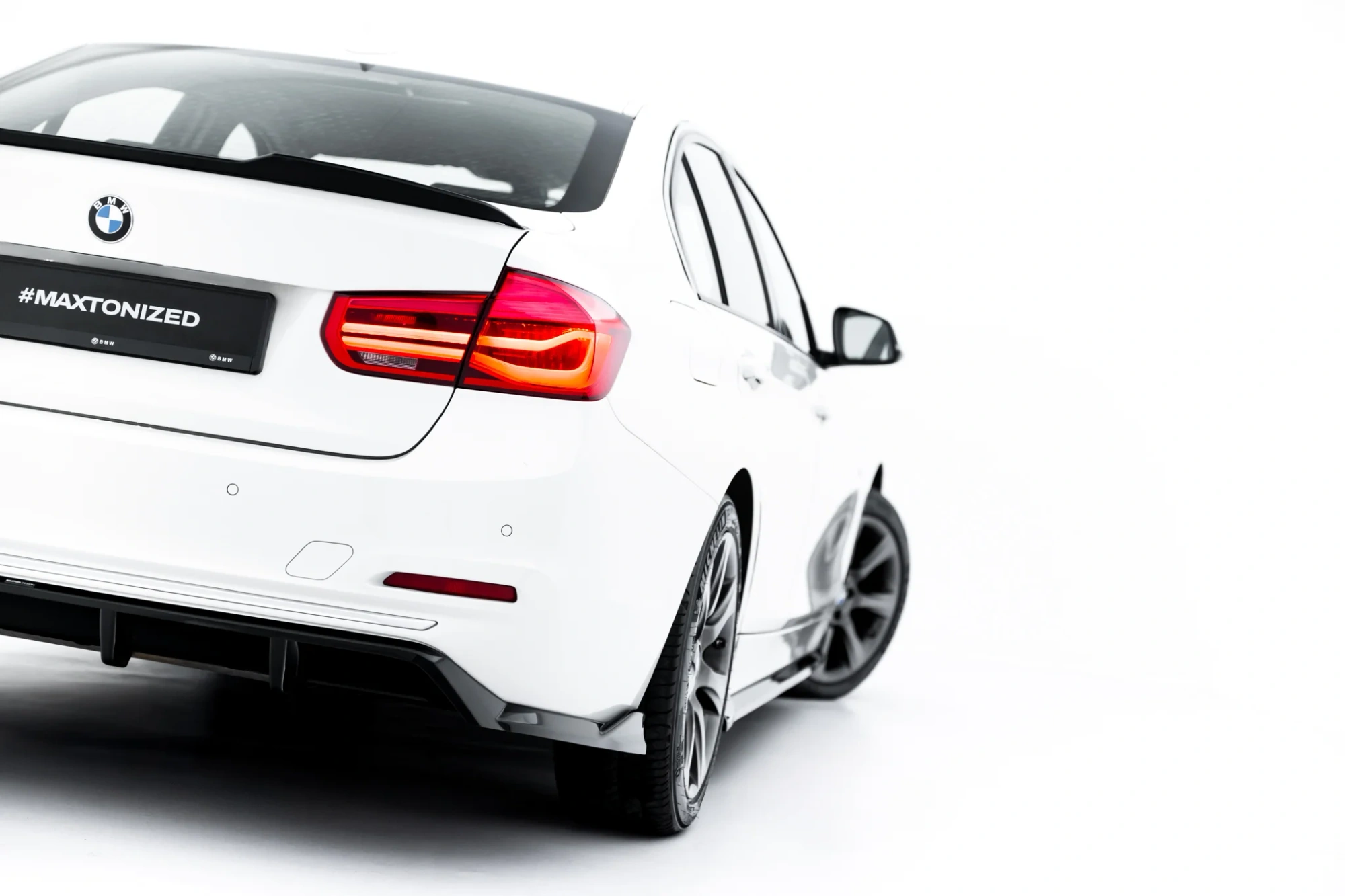 Rear Splitter with Vertical Bars BMW 3 Sportline Sedan / Touring F30 / F31 Maxton Gloss Black