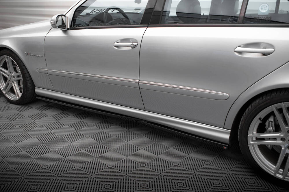 Zijskirts passend voor Mercedes E55 AMG W211 Maxton Glans Zwart