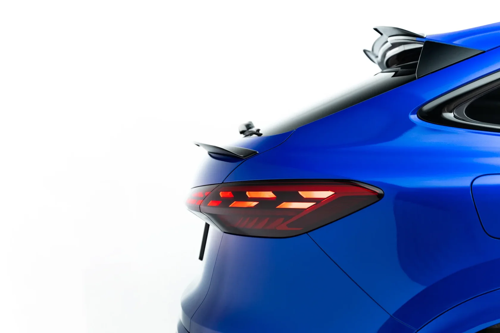 Laag Spoiler passend voor Audi Q5 S-Line Sportback / SUV Mk3 2024 - Maxton Glans Zwart