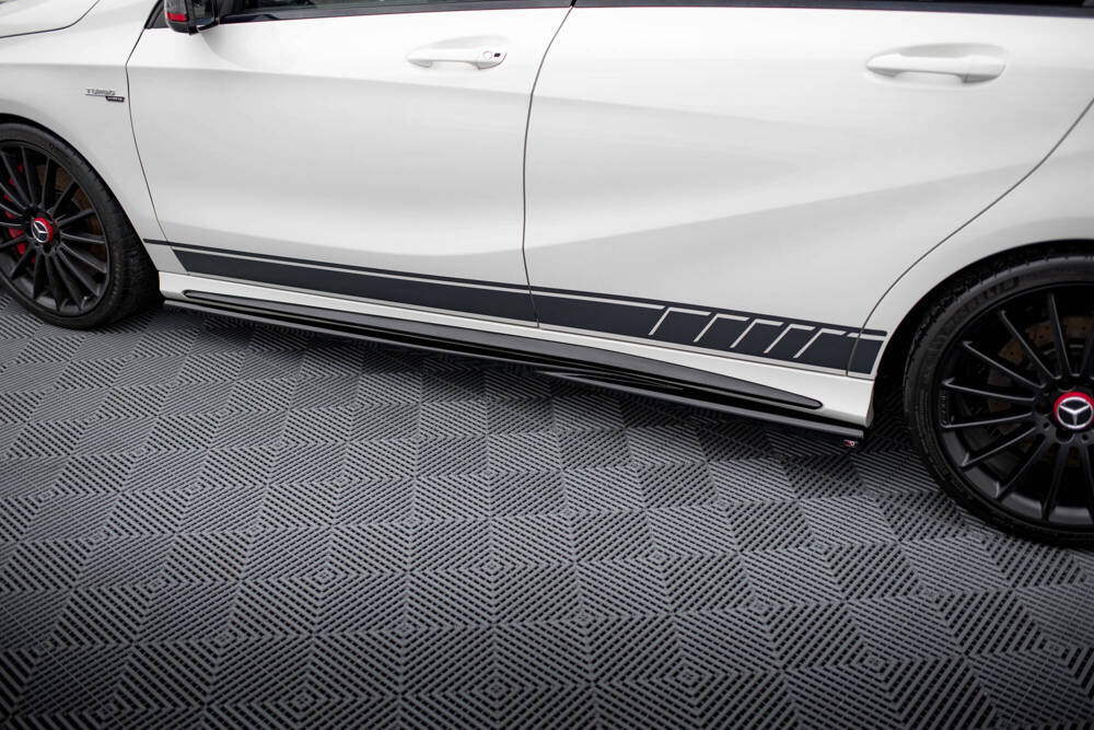 Zijskirts passend voor Mercedes A Klasse AMG Pakket / A45 AMG W176 Maxton Glans Zwart