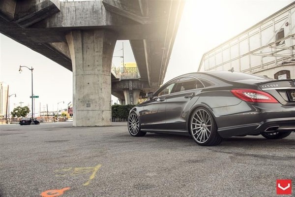 Vossen VFS2 9.0x19 5x120 ET35 Gloss Graphite Flat Face