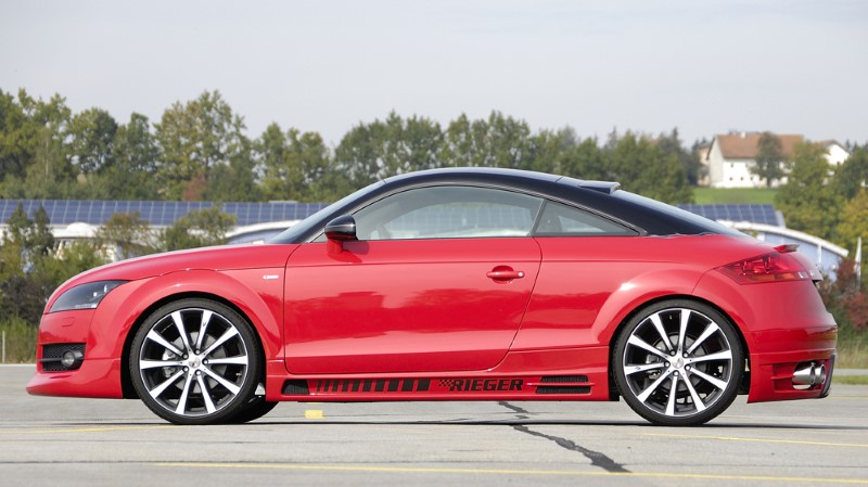 Sideskirts Audi TT 8J 96.06- with 2 schacht and 2 uitsnedes Rieg