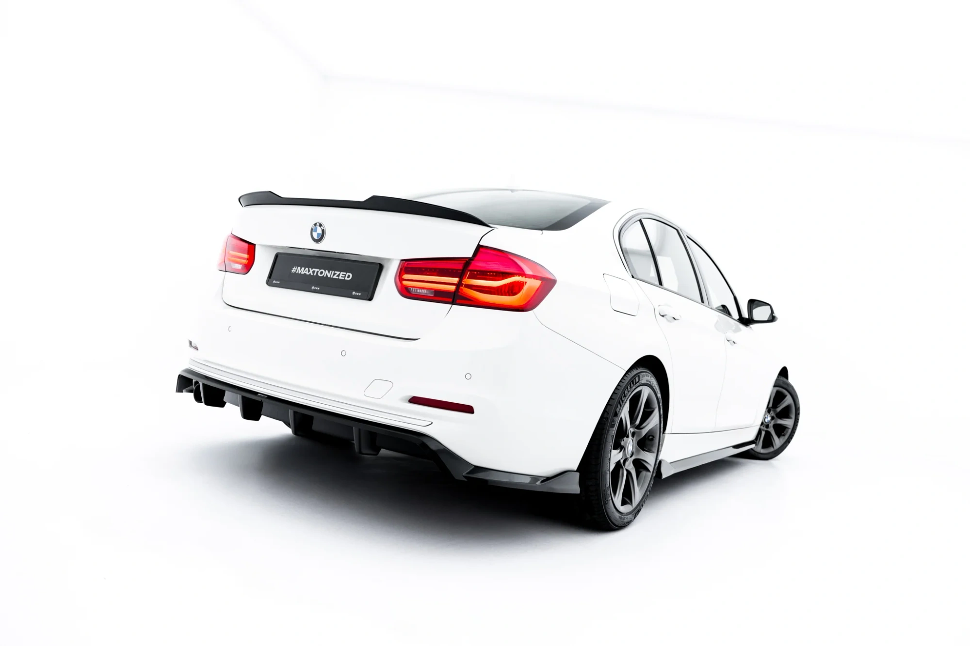 Rear Splitter with Vertical Bars BMW 3 Sportline Sedan / Touring F30 / F31 Maxton Gloss Black