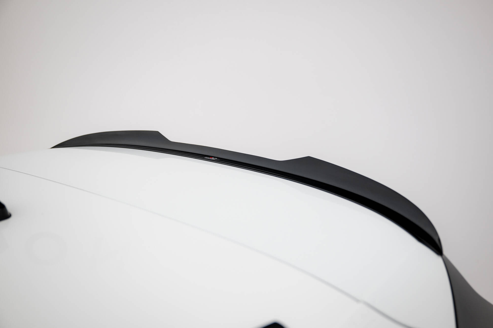 Bodykit passend voor Volkswagen Passat B9 Maxton Glanzend zwart