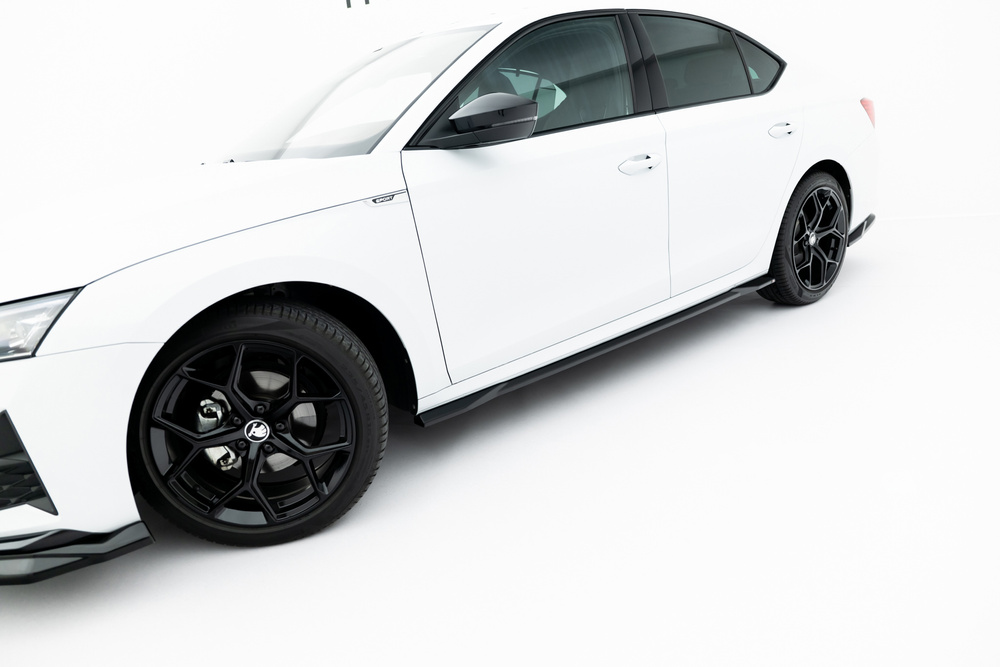 Zijskirts passend voor Skoda Octavia Sportline Liftback / Combi Mk4 Facelift