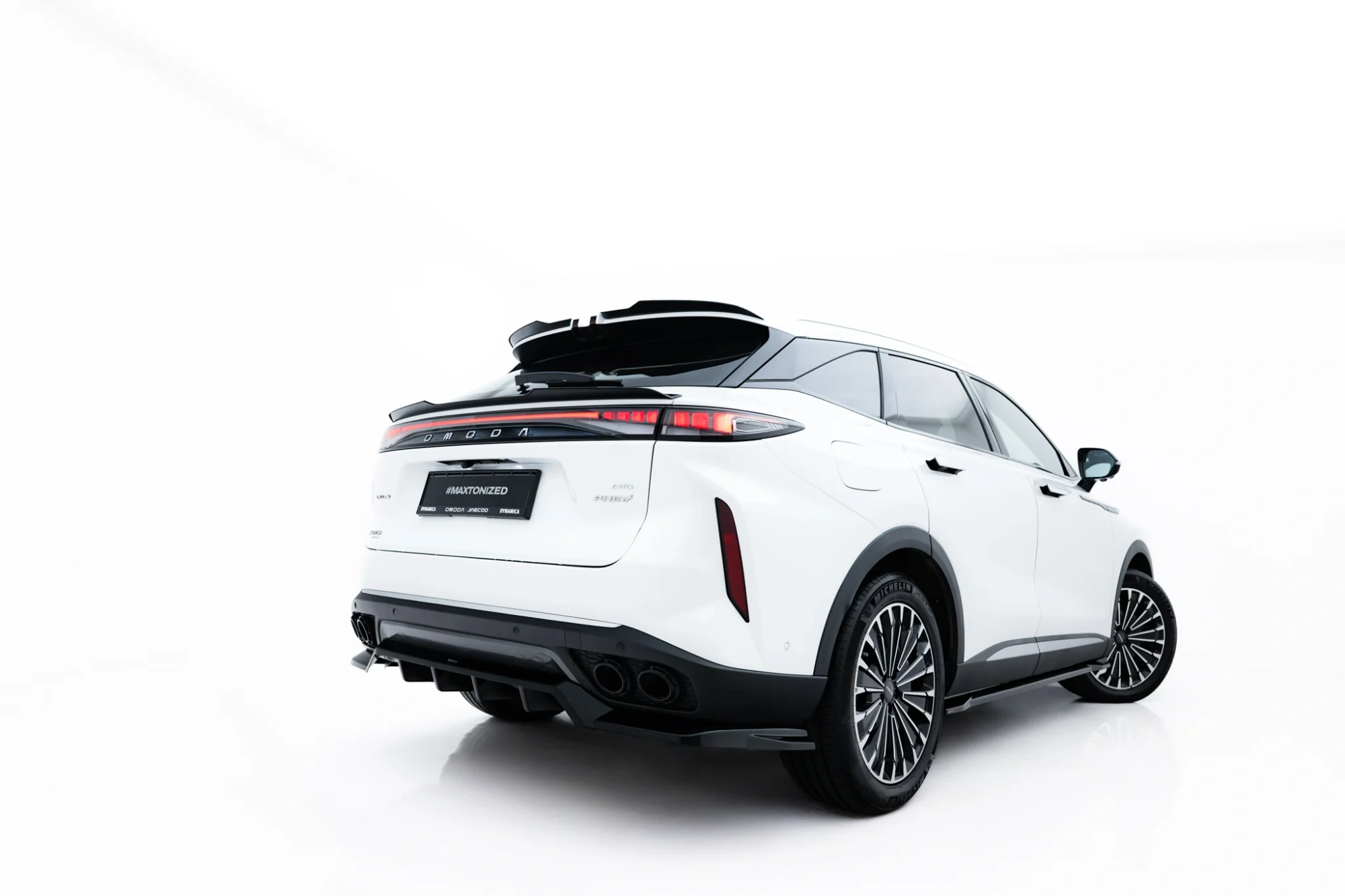 Rear Splitter Omoda 9 Mk1 with Vertical Bars Maxton Gloss Black