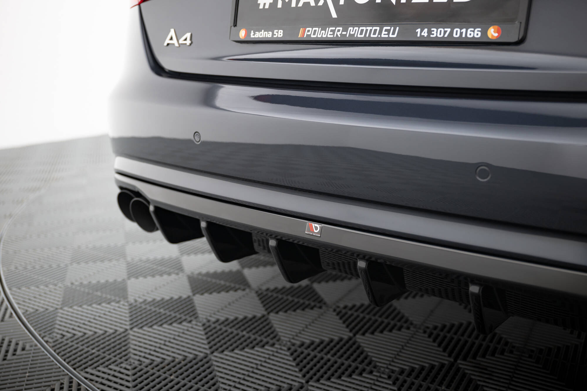 Achter Diffuser passend voor Audi A4 B8 Facelift Maxton Glans zwart (Enkelzijdige versie met dubbele uitlaat)