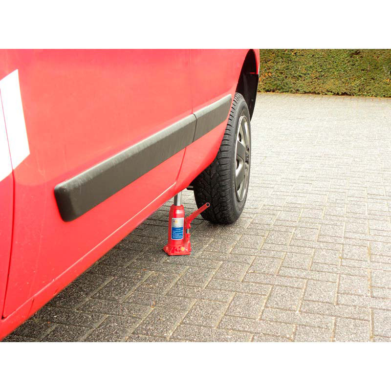 Carpoint Hydraulic Bottle Jack 2000kg