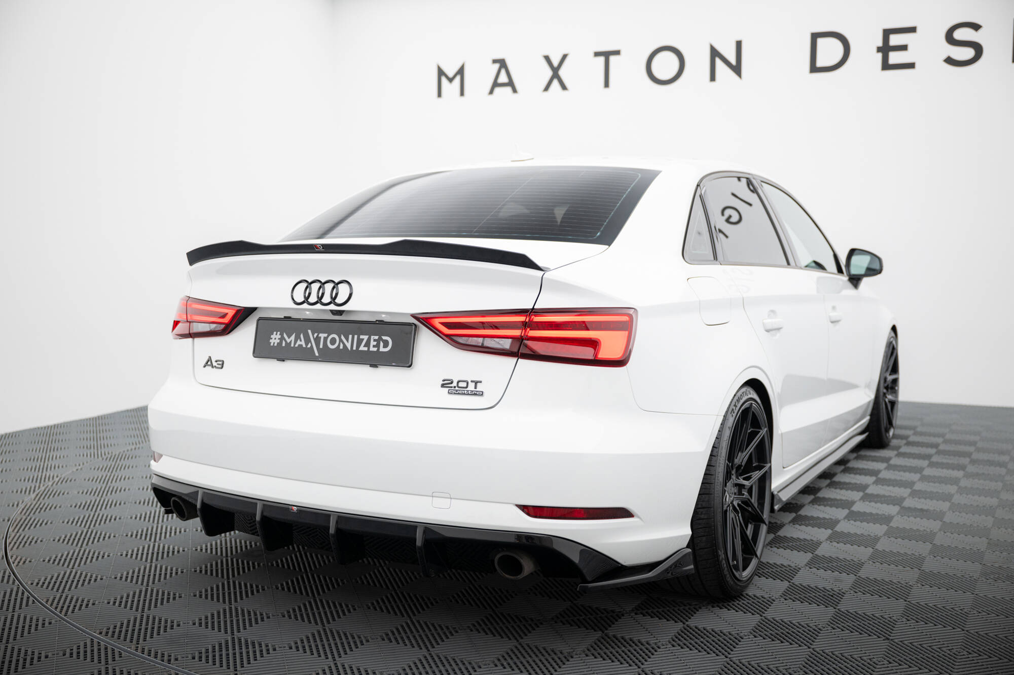 Achter Diffuser passend voor Audi A3 Sedan 8V Facelift Maxton Glanzend zwart