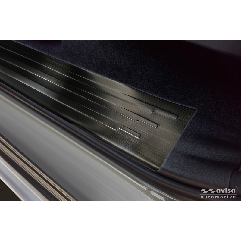 Avisa Black Inox door sill protectors  Toyota Hilux VIII Facelift 2020- - 'Lines' - 4-pieces