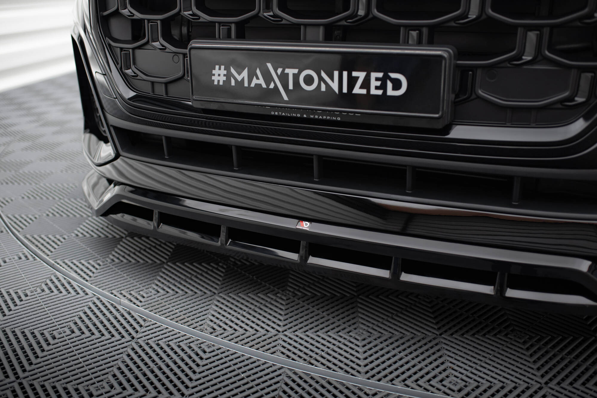 Bodykit passend voor Audi SQ8 / Q8 S-Line MK1 Facelift Maxton glanzend zwart