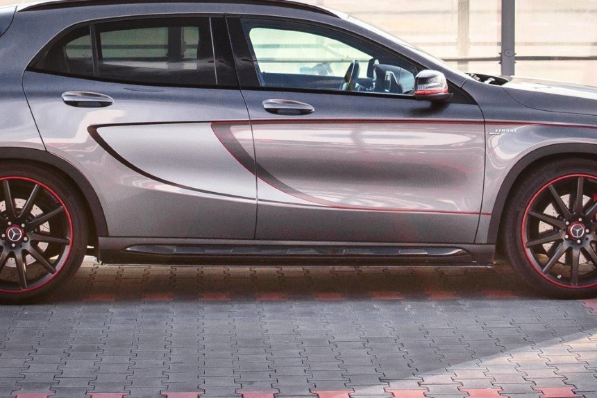 Zijskirts passend voor Mercedes GLA 45 AMG X156 Maxton Design glans zwart