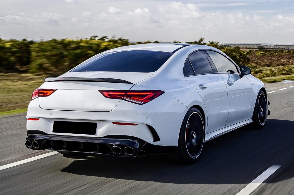 Diffuser passend voor Mercedes CLA C118 glans zwart met zwarte Sierstukken