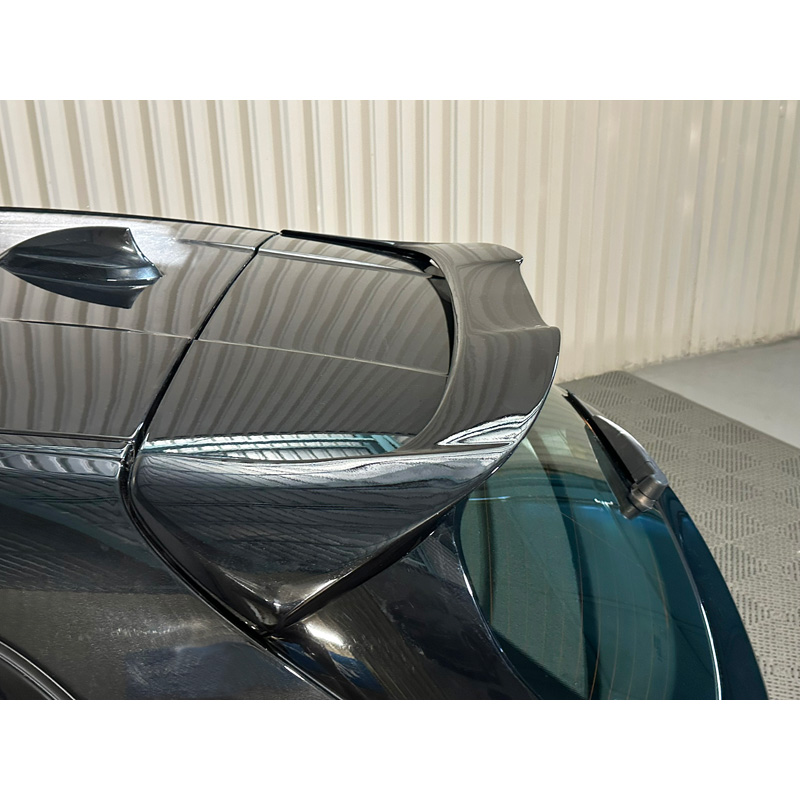 Roof spoiler  BMW 1-Series (F40) excl. M-Sport/128ti/M135i 2019-2024 (PU)