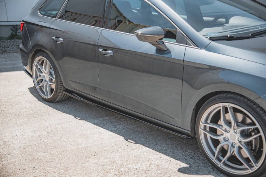 Zijskirts passend voor Seat Leon FR 5F Maxton Design glans zwart V.5