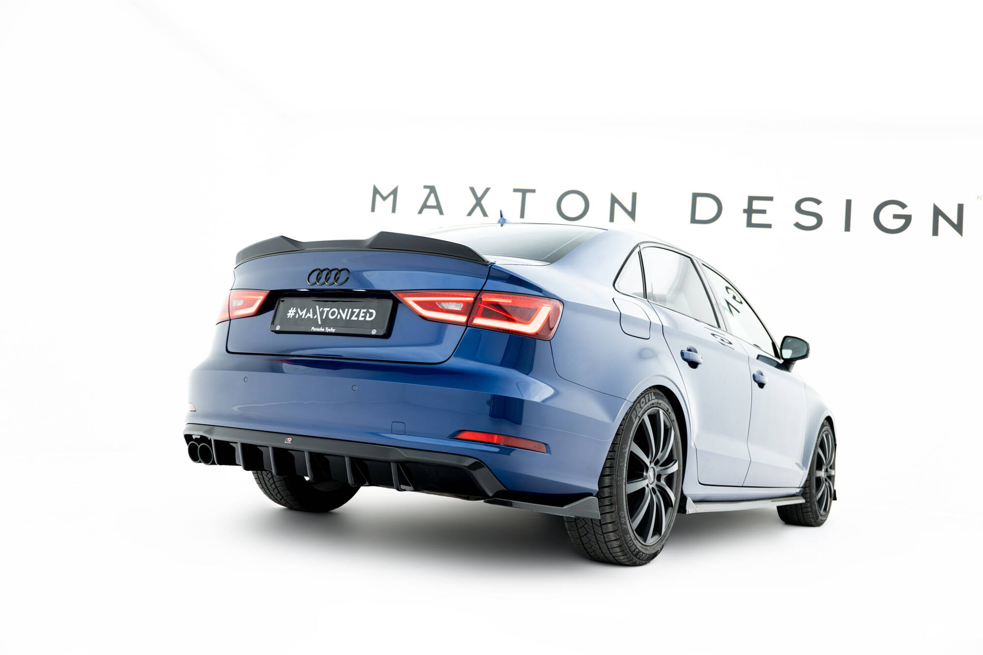 Achter Diffuser passend voor Audi A3 Sedan 8V (Versie met dubbele uitlaatuiteinden aan één kant) Maxton