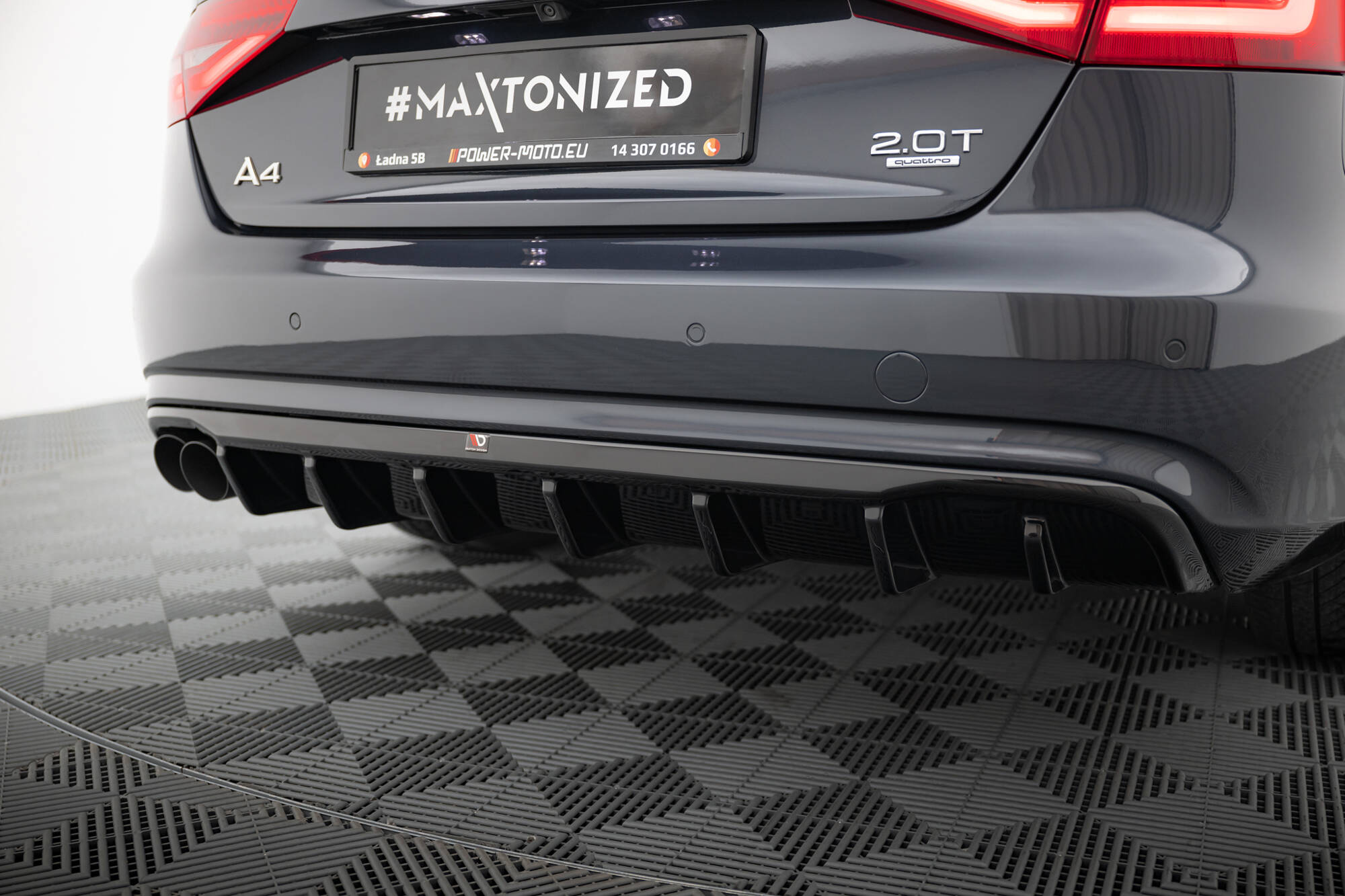 Achter Diffuser passend voor Audi A4 B8 Facelift Maxton Glans zwart (Enkelzijdige versie met dubbele uitlaat)
