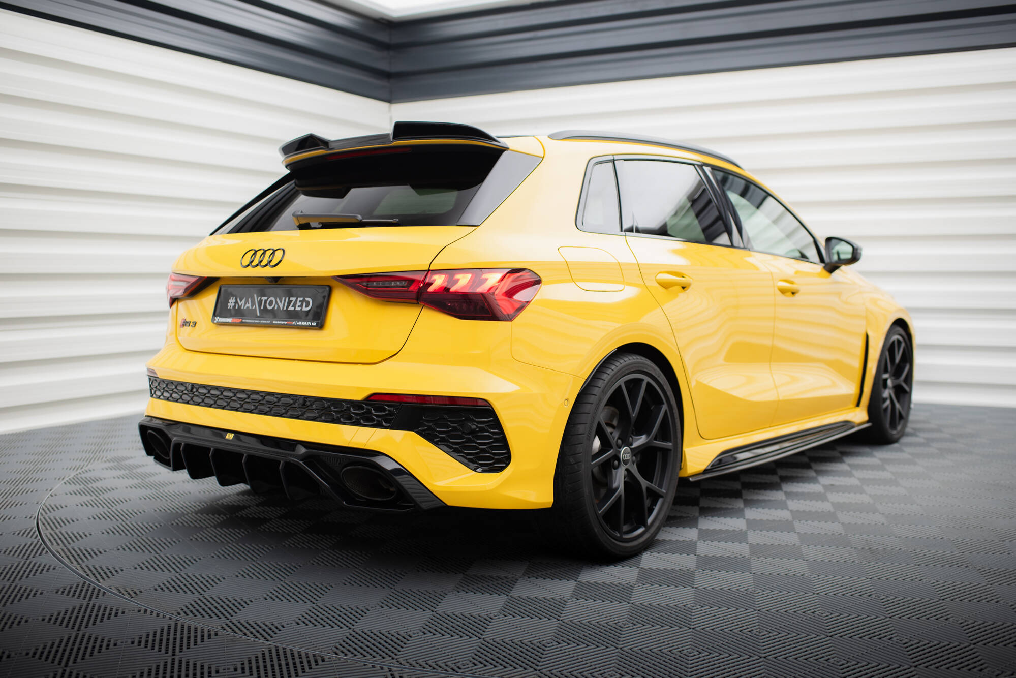 Spoiler passend voor Audi RS3 / S3 / A3 S-Line 8Y Maxton Glans Zwart