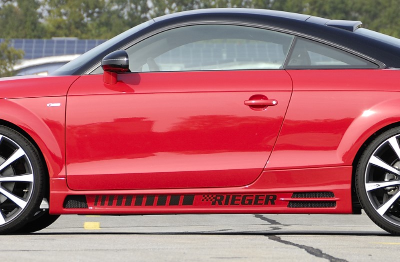 Sideskirts Audi TT 8J 96.06- with 2 schacht and 2 uitsnedes Rieg