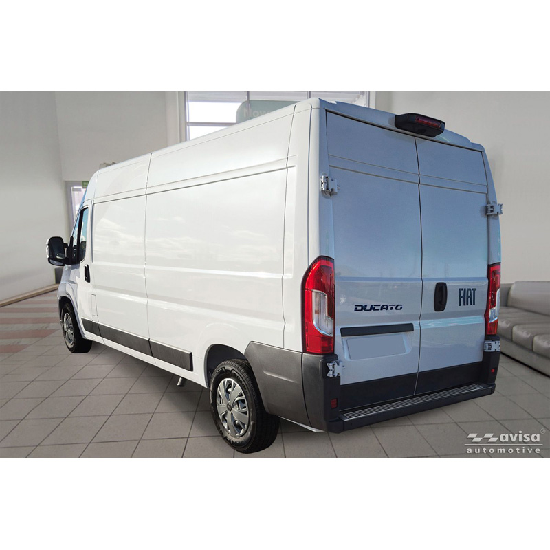 Avisa Black Stainless Steel Rear bumper protector  Fiat Ducato III Facelift 2023- / Opel Movano III Facelift 2023- / Toyota Proace Max 2024- 'Ribs' (2 pieces)