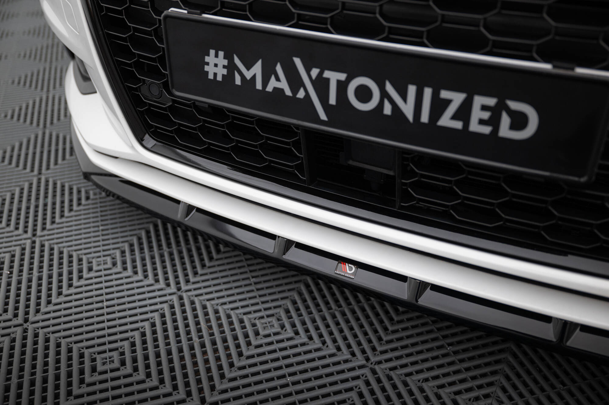 Voorspoiler passend voor Audi A3 Sedan 8V Facelift Maxton Glanzend zwart