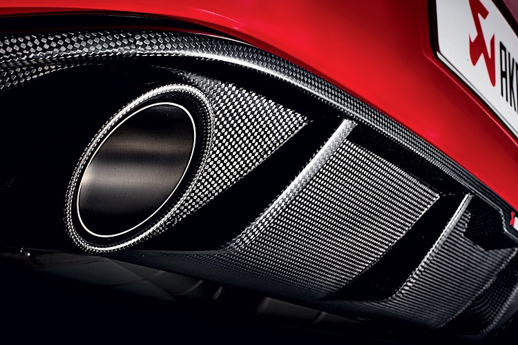 Akrapovic Carbon diffuser VW Golf VII GTI