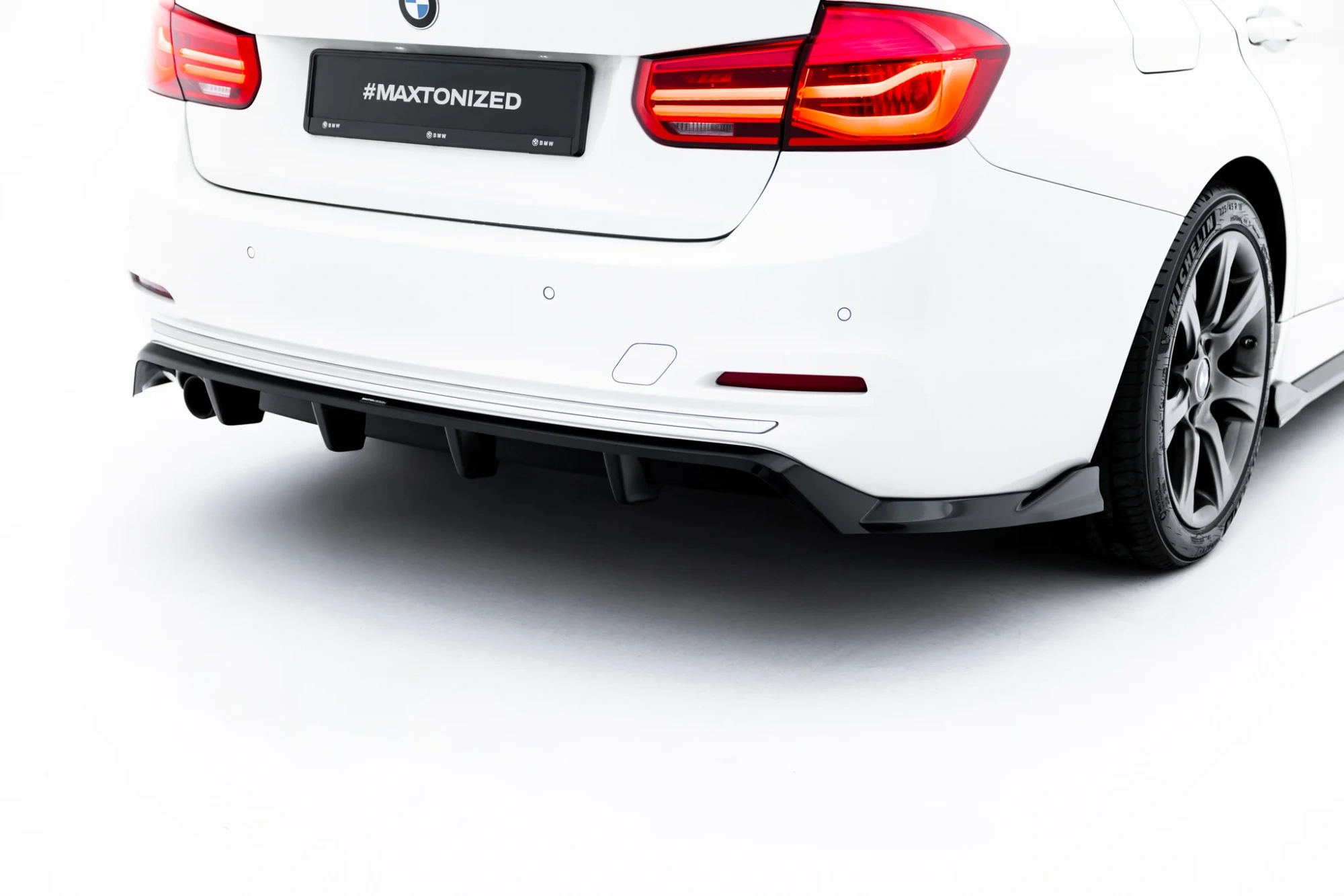 Rear Splitter with Vertical Bars BMW 3 Sportline Sedan / Touring F30 / F31 Maxton Gloss Black