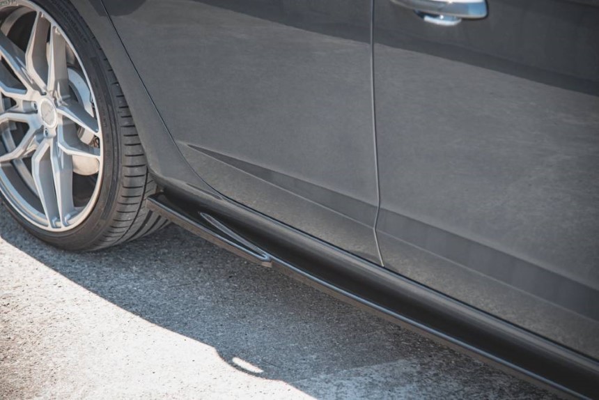 Zijskirts passend voor Seat Leon FR 5F Maxton Design glans zwart V.5