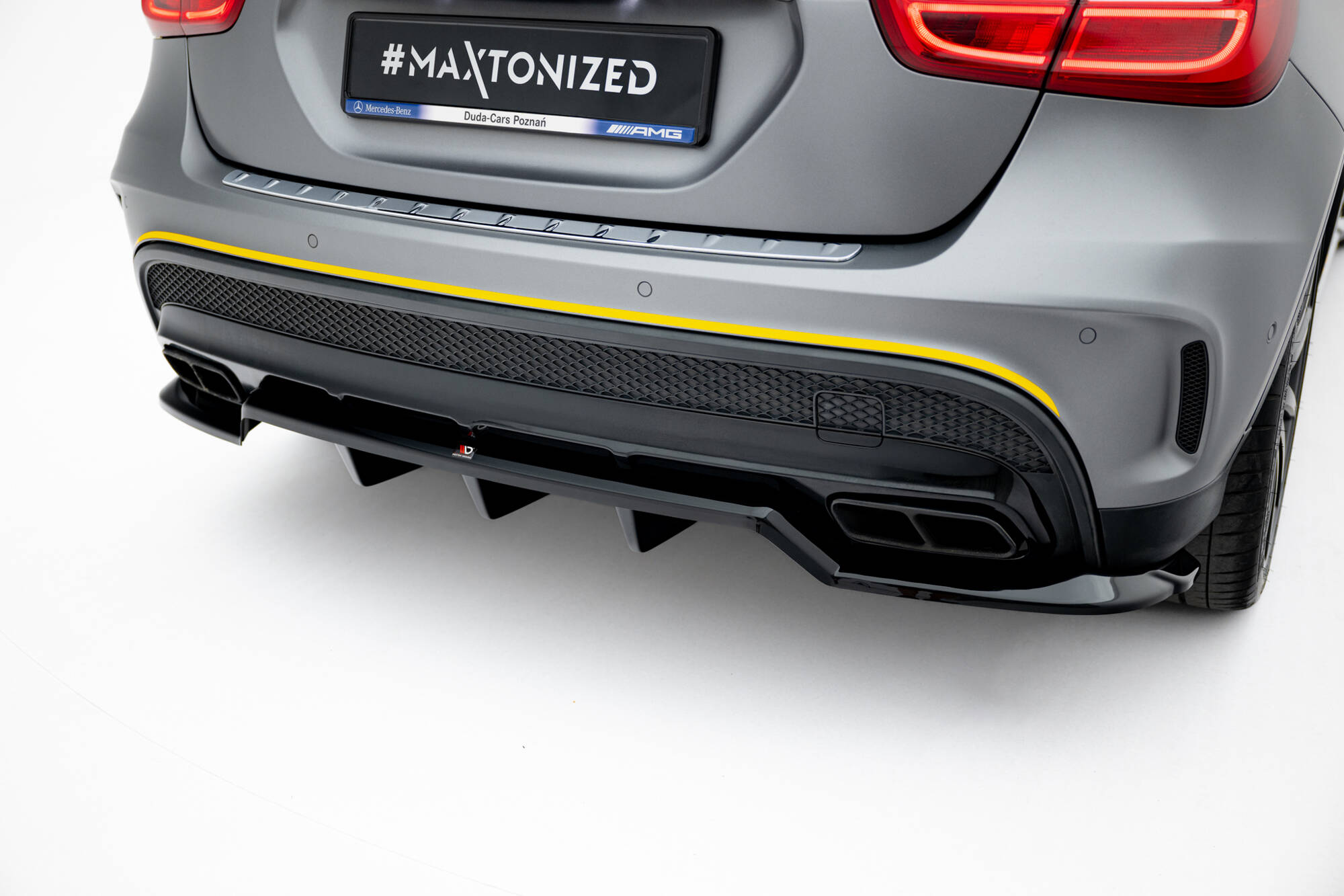 Bodykit passend voor Mercedes-Benz GLA 45 AMG Off-roader X156 Maxton Glanzend zwart