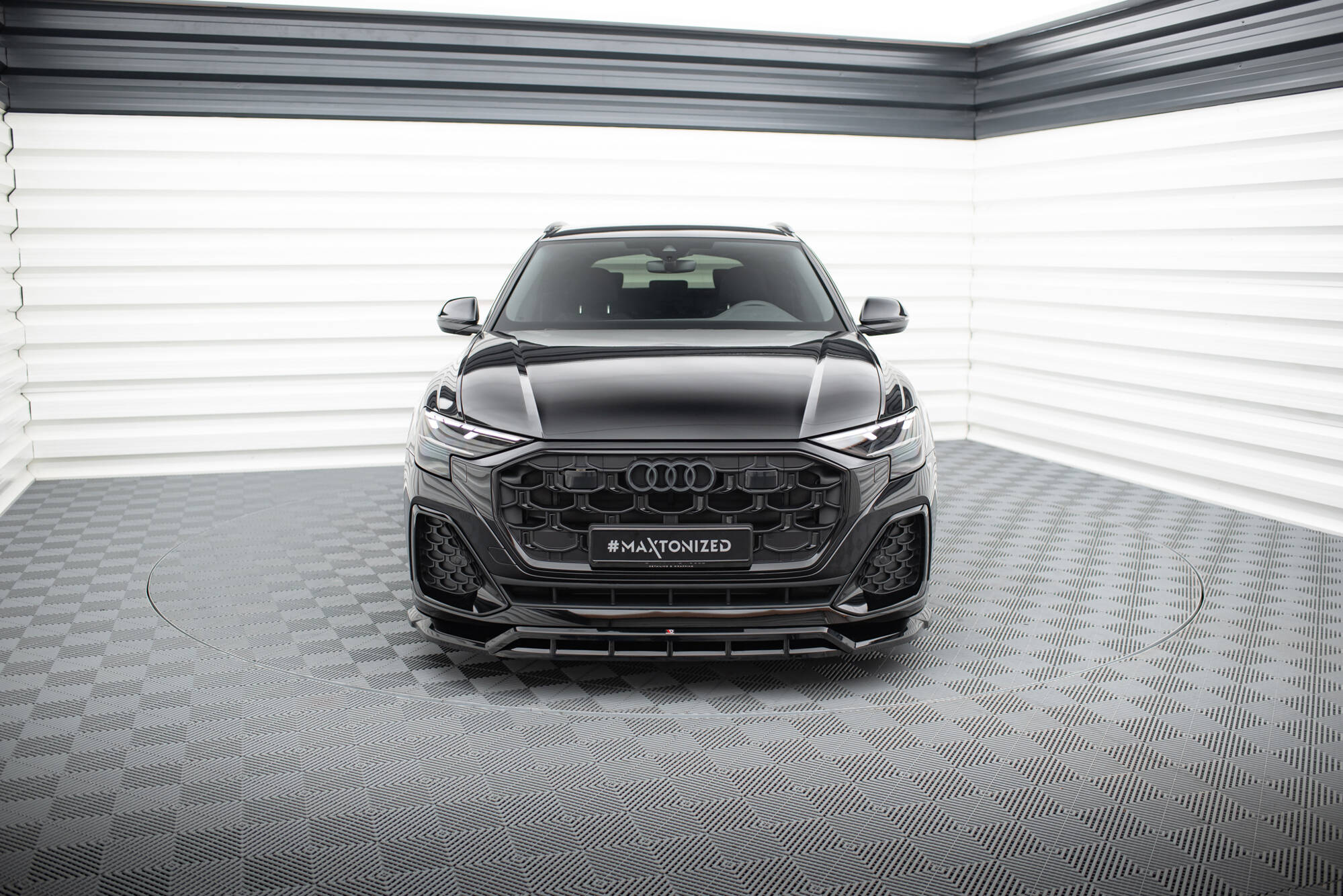 Bodykit passend voor Audi SQ8 / Q8 S-Line MK1 Facelift Maxton glanzend zwart