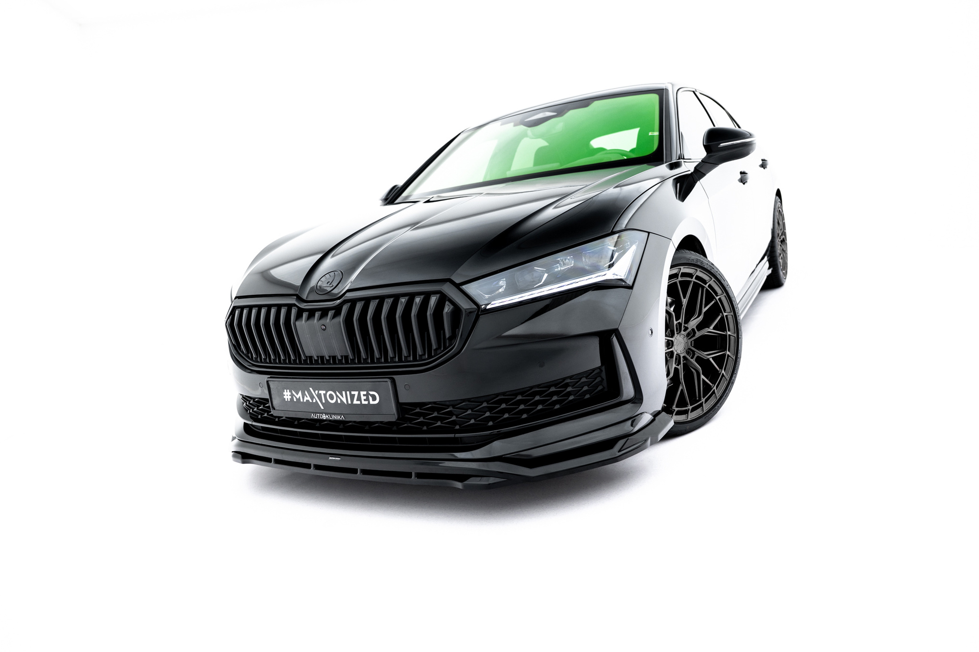 Voorspoiler passend voor Skoda Superb Sportline Mk4 V.1 – Skoda Superb Sportline 2024