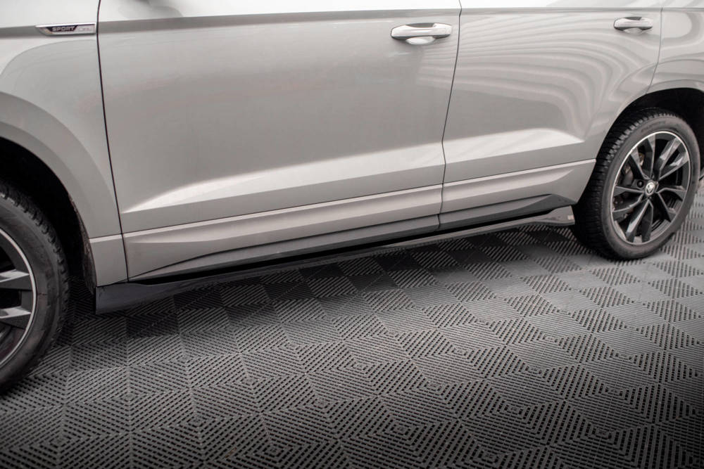 Zijskirts passend voor Skoda Karoq Sportline FL Maxton Glans Zwart