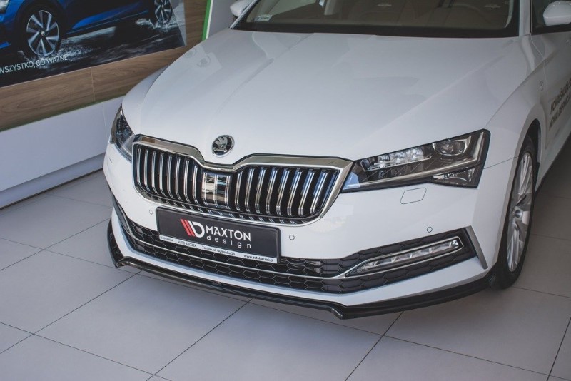 Voorspoiler passend voor Skoda Superb 3 FL Maxton Design glans zwart V.1