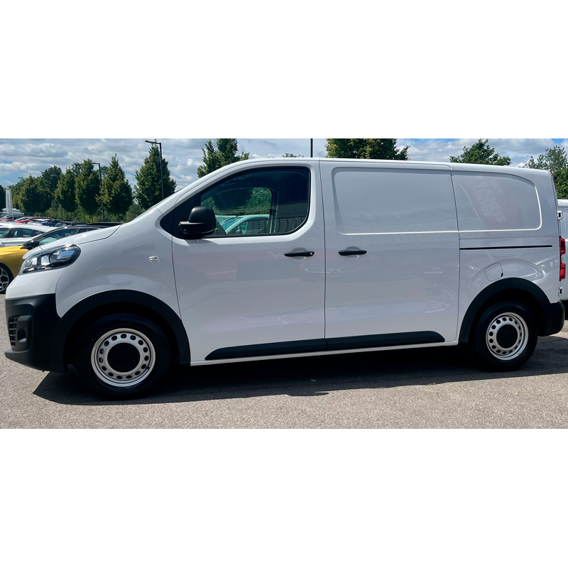 RGM Set Wheel arch extensions  Citroen Jumpy excl. XS & Peugeot Expert 2016- excl. Compact  & Opel Vivaro SWB 2019- - Black