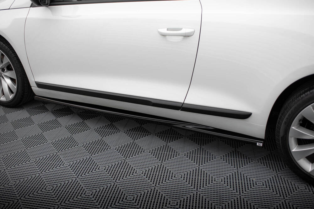 Zijskirts passend voor Volkswagen Scirocco FL Maxton Glans Zwart